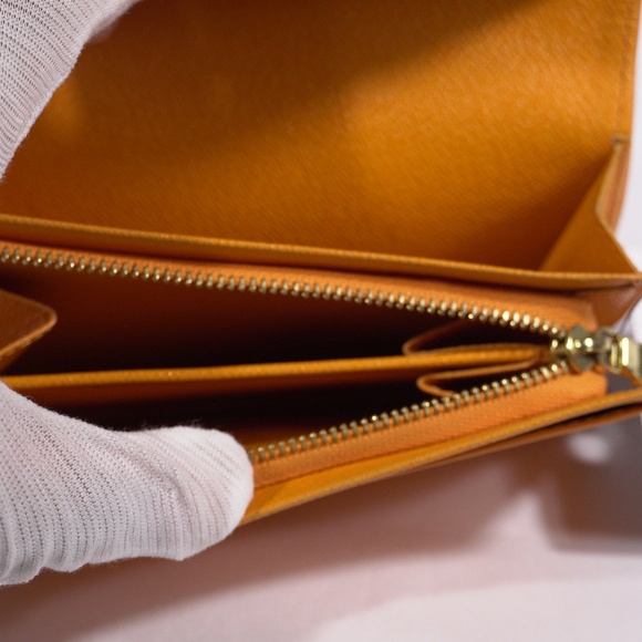 Louis Vuitton Epi Portmonnaie Billets Tresor Leather Bifold Wallet - Picture 9 of 10